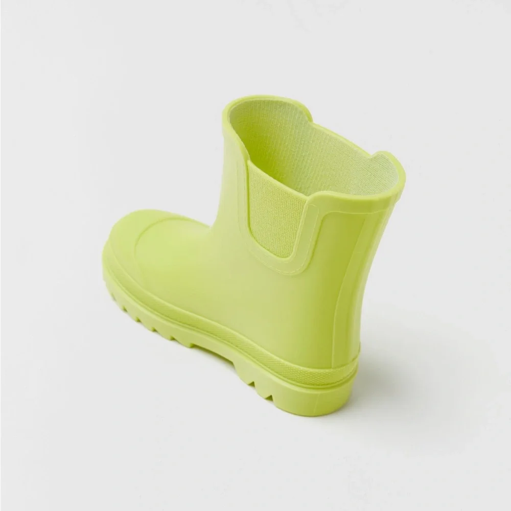 NWT Zara Size 6.5 toddler rubberized green rainboots - Picture 3 of 5